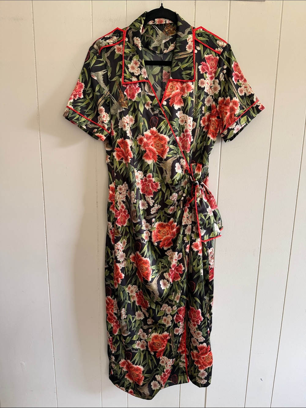 We are HAH Floral Wrap Midi Dress Kimono Flock Together Noir Size Large